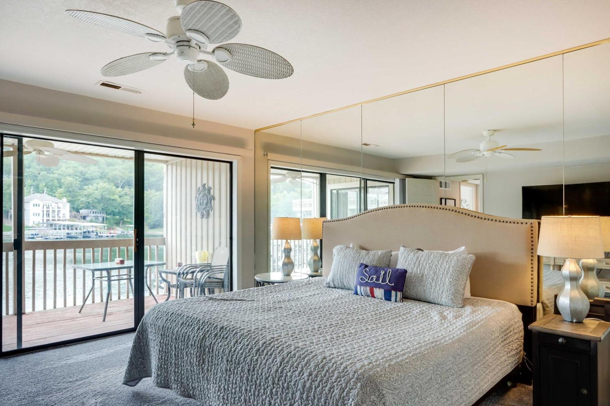 Lakefront Osage Beach Condo With Community Pool ภายนอก รูปภาพ